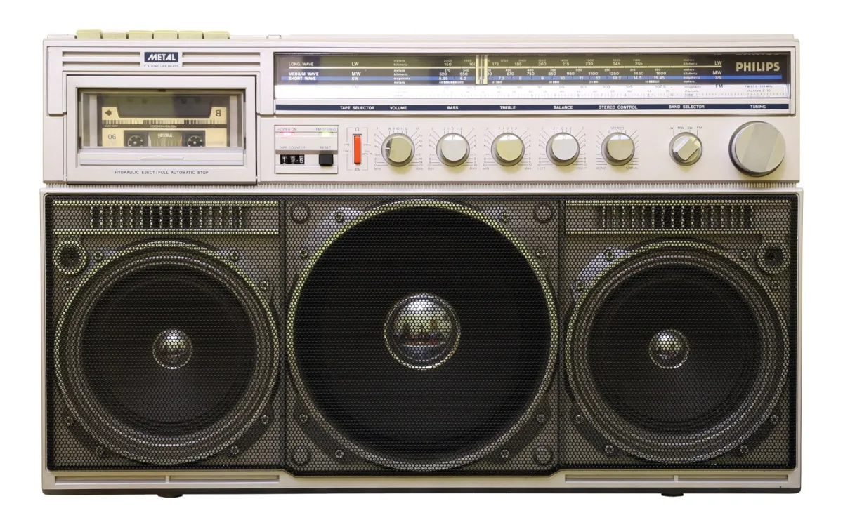 Radiocasetofon stereo vintage, anii '80